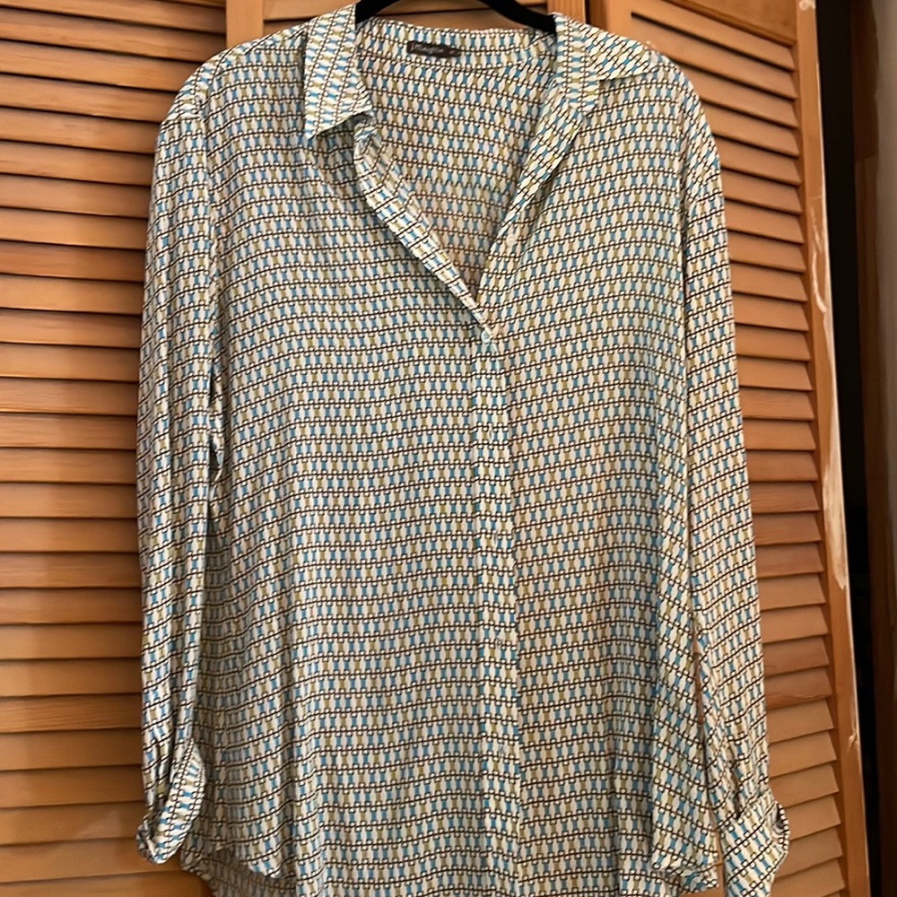 J.McLaughlin silk horse bit blouse